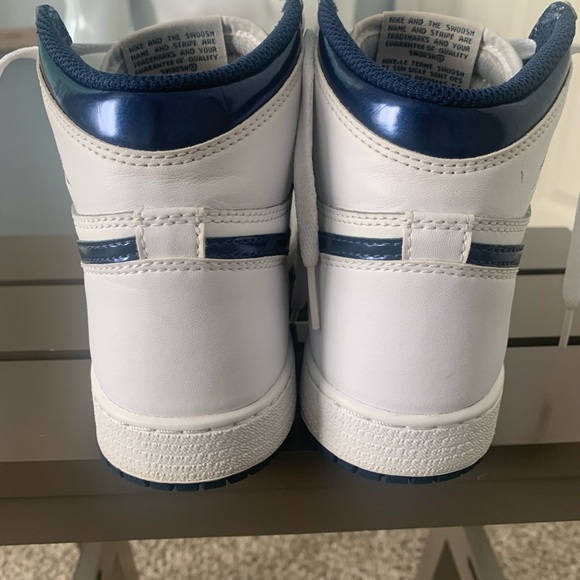 Air Jordan 1 Retro High - Picture 5 of 10